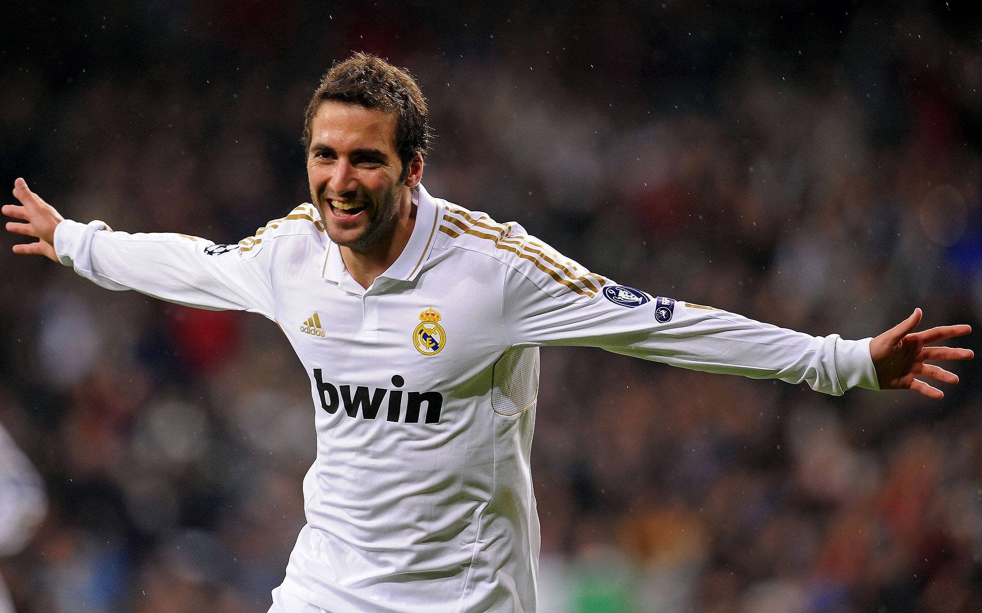 外援政策频繁变动扰乱俱乐部运营,球队外援数量限制