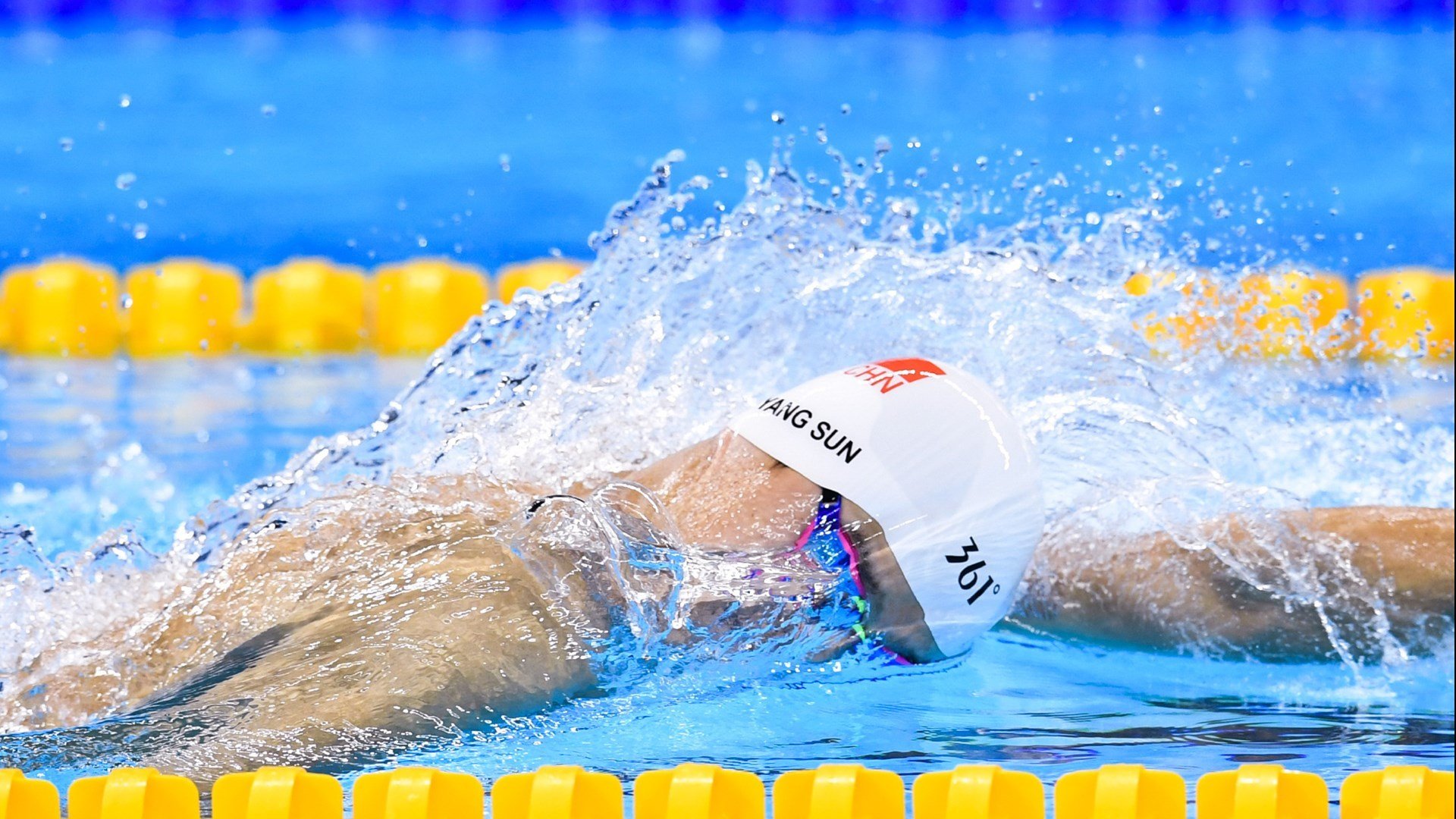 九游APP-电竞战队定制服装设计新颖获得好评，电竞队队服